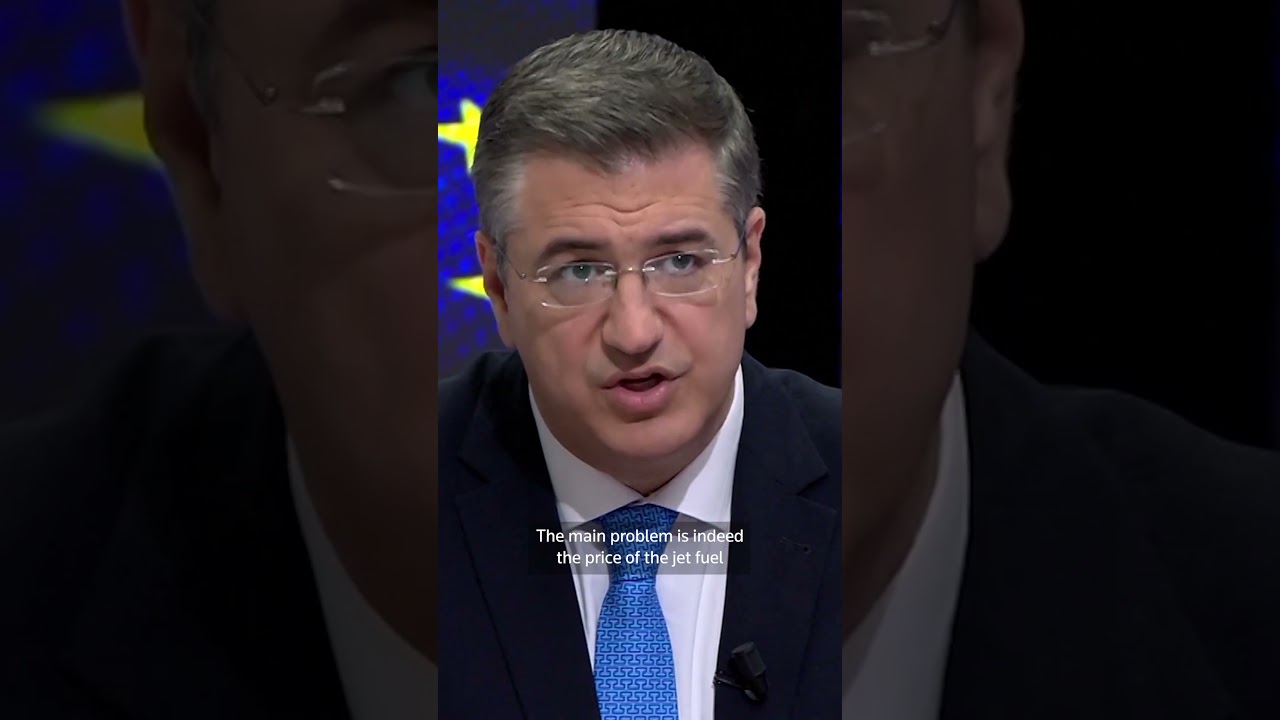 Глава транспортного ведомства заявил, что ЕС не ожидает дефицита авиационного топлива на фоне рез...