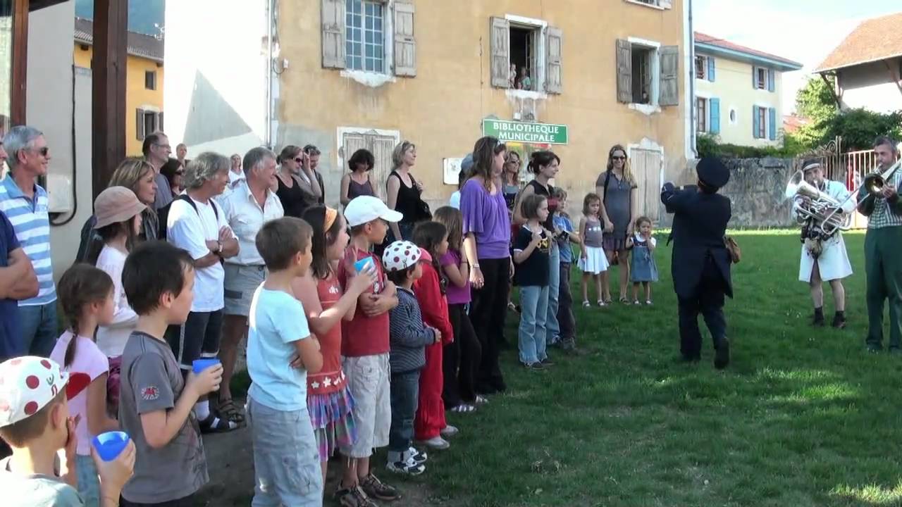 « L'Ecume des rues » par Musicabrass, Le Touvet, automne 2010