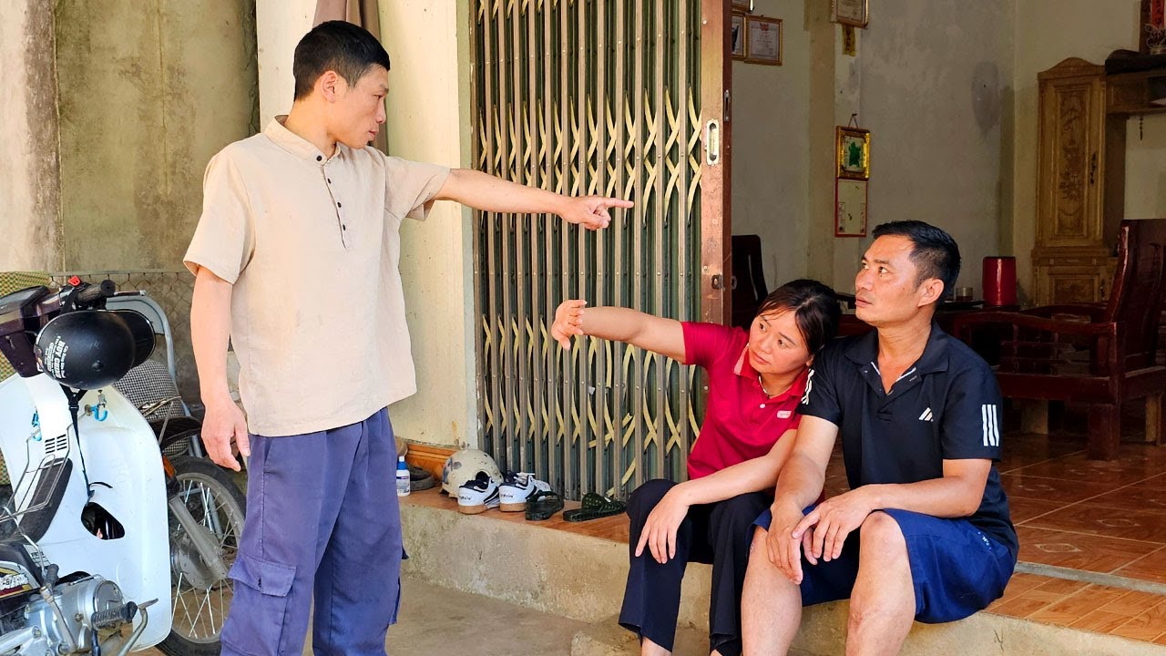 Duong once again comes to the house to flirt with the new girl. Where will Sua go?