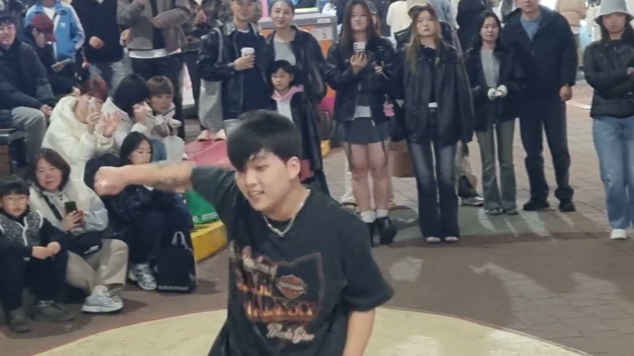 2026.02.28 홍대버스킹 1존 홍대걷고싶은거리 버스킹 댄스팀 안녕하세희현진 공연영상 