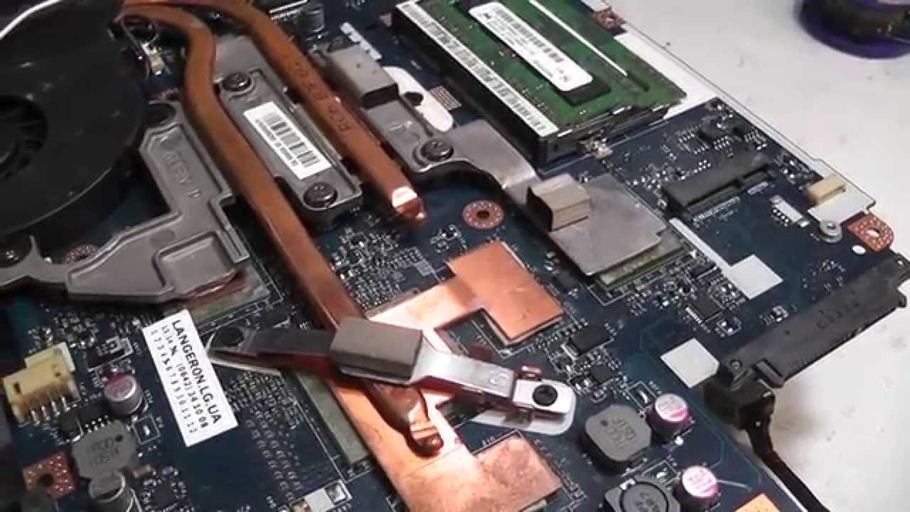Коротко о ремонте Acer Aspire 5552G. Больной север и отломанные петли