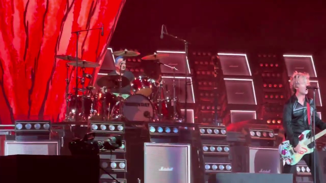 Green Day - Sassafras Roots (Live in Minneapolis)