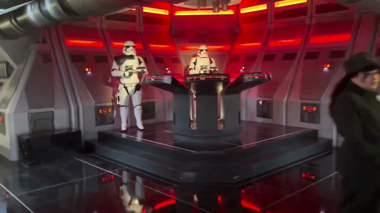 Disneyland POV: Escaping the First Order on Rise of the Resistance 