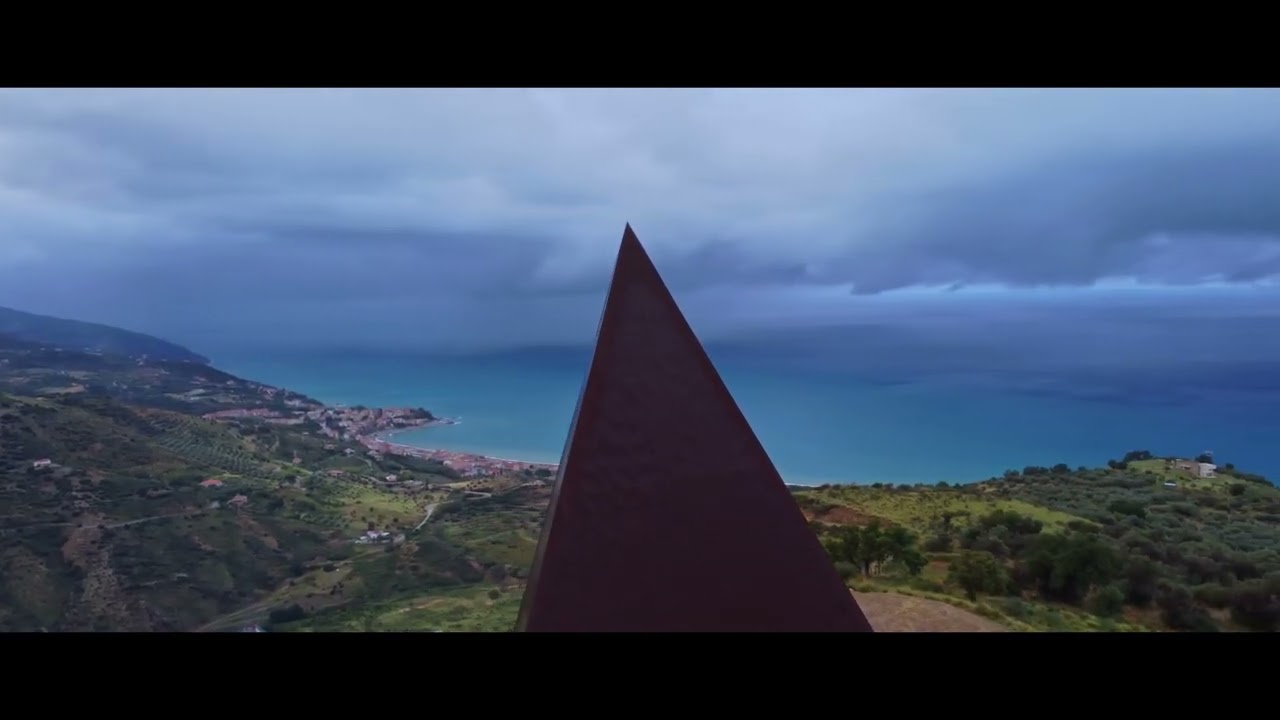 Piramide 38' Parallelo 4K