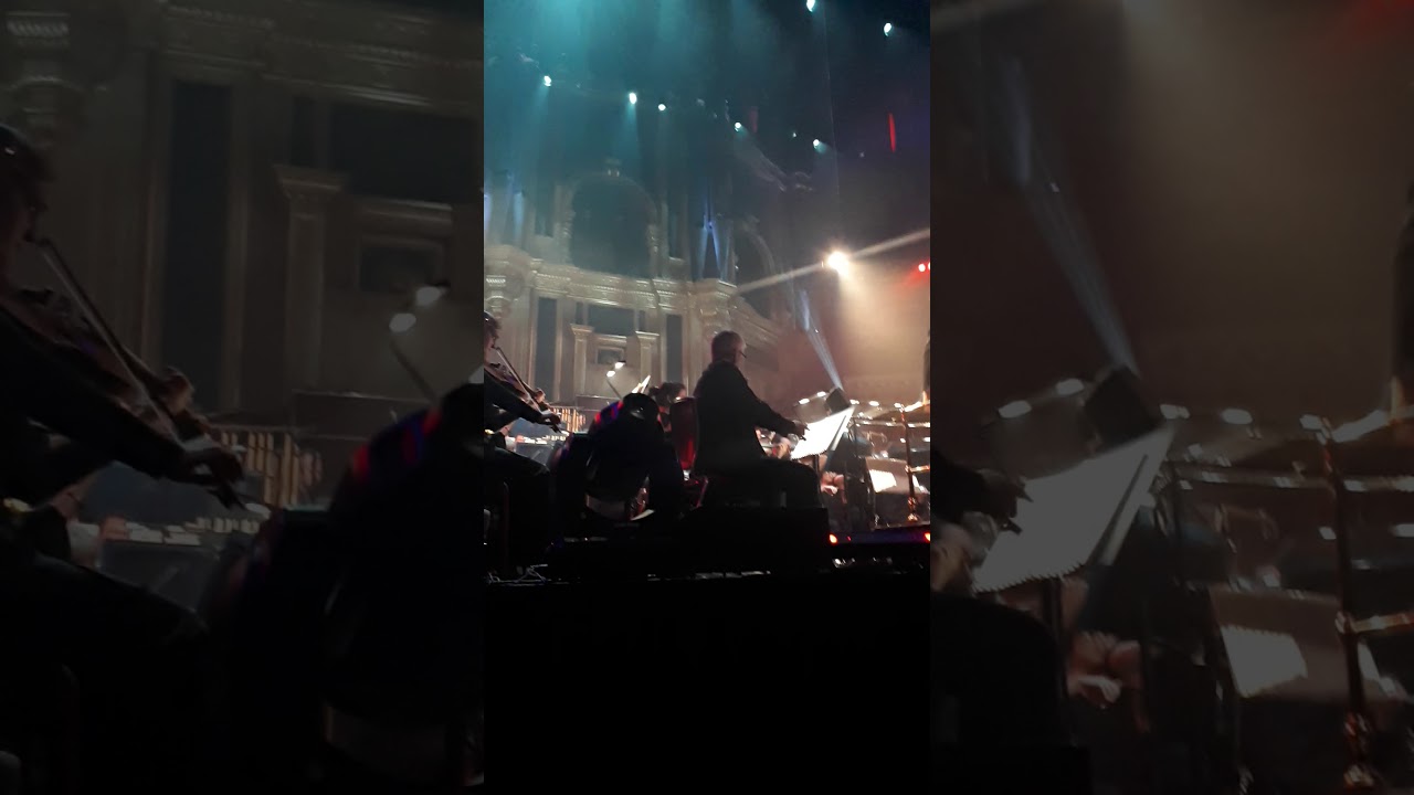 Killzone 2 theme live, played by the philharmonic orchestra