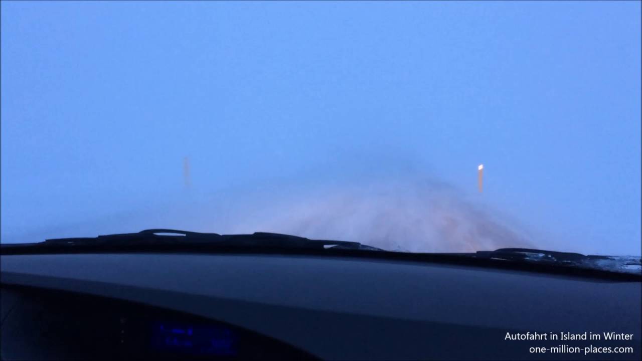 Autofahrt in Island im Winter