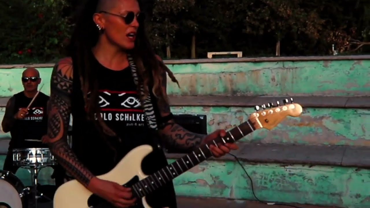 Circus Punk- Solo una riga sottile ( videoclip ufficiale)