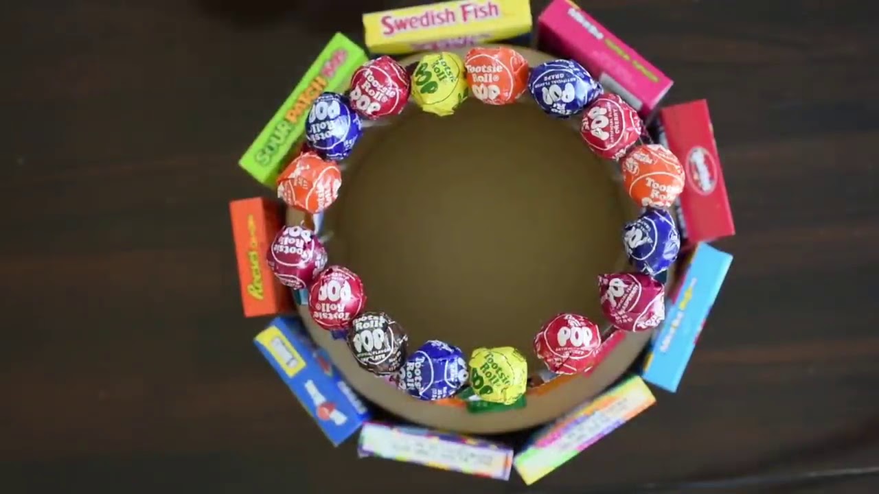 HOW TO MAKE A CANDY CAKE
