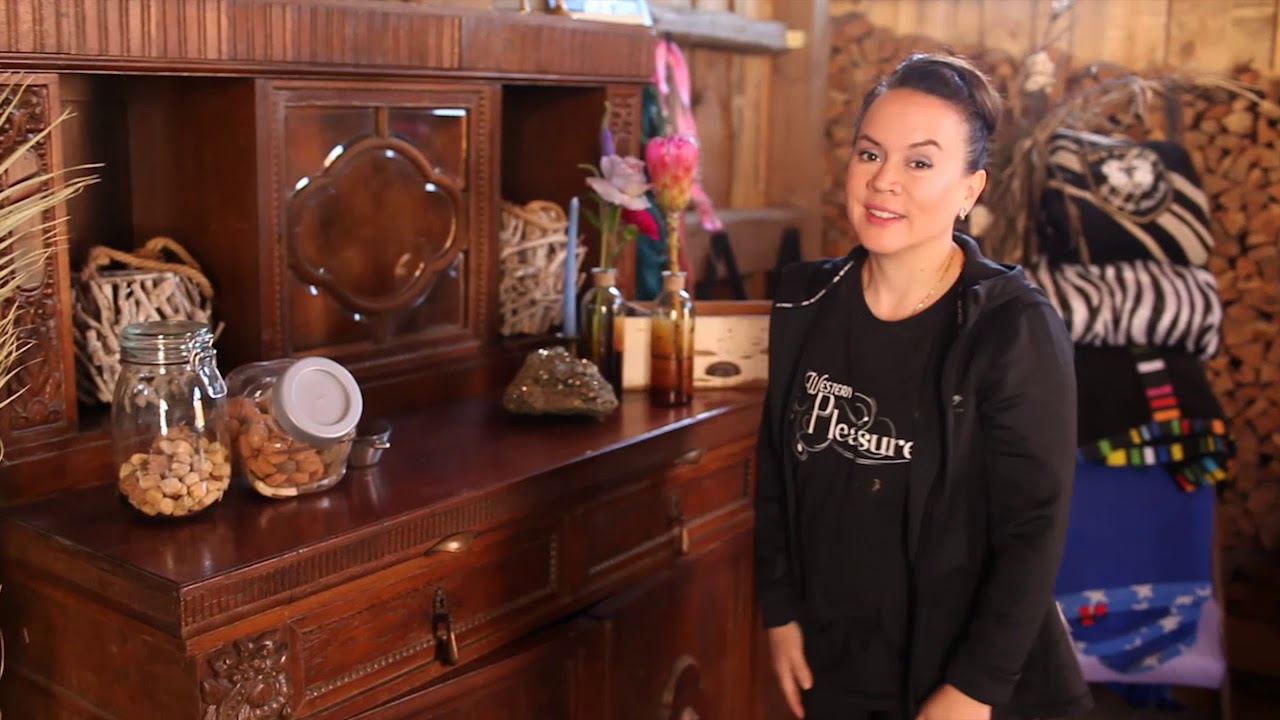 FMA: Mel Loebel Shows her Pop-up Barn