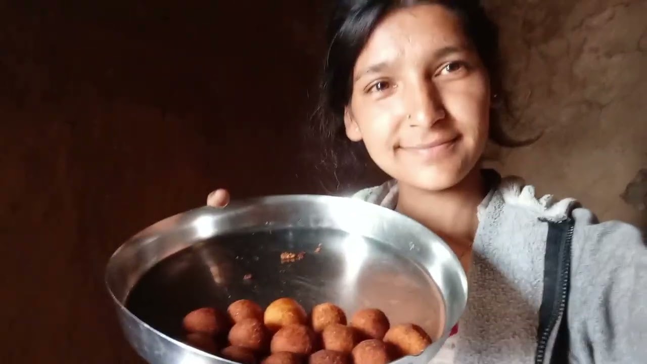 Aaj banae gulab jamun ghar mein ☺️