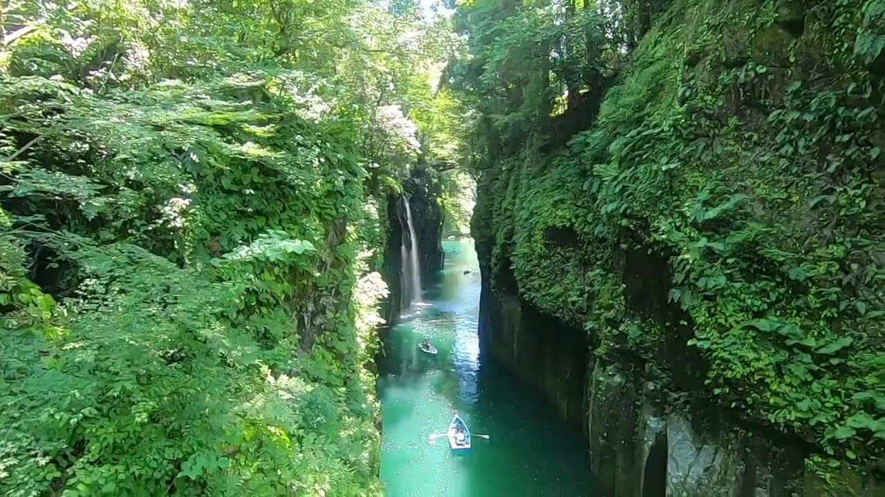 Walking around Takachiho-Gorge in Miyazaki Prefecture. Beautiful scenery & waterfall【Life in Japan】