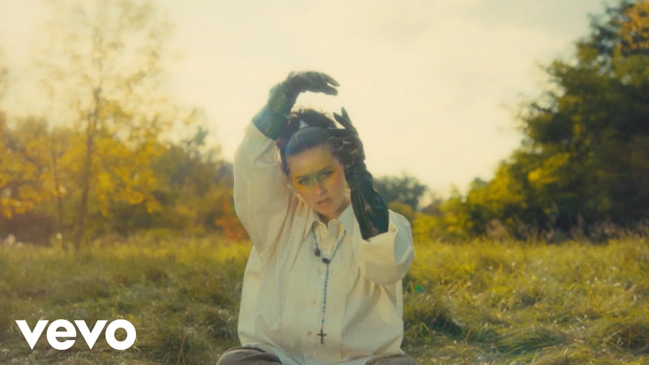Anna Sofia - Surround Me (Official Music Video)