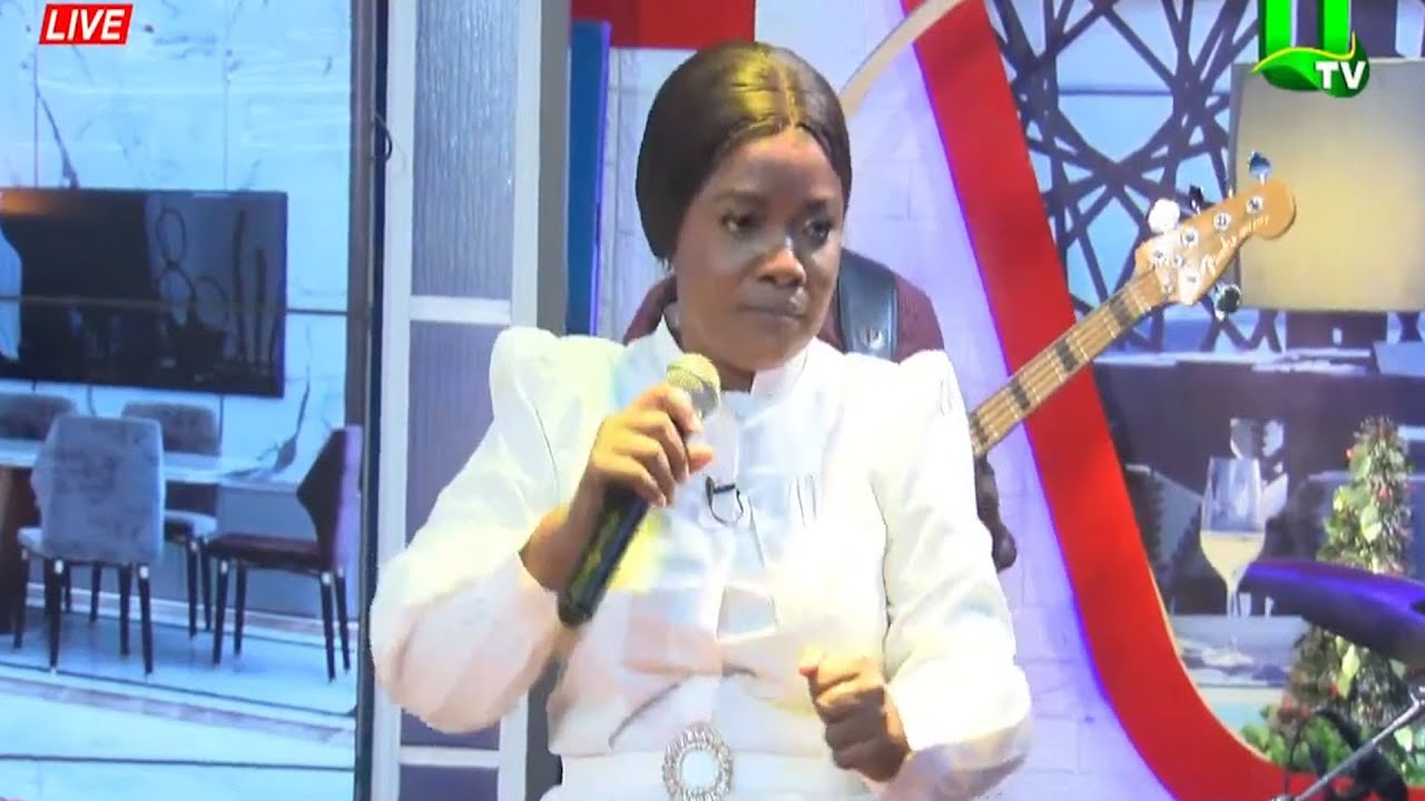 Ohemaa Mercy Full Performance On UTV Showbiz |Ohemaa Mercy Songs #ghanamusic #apuutoolivebandmusic