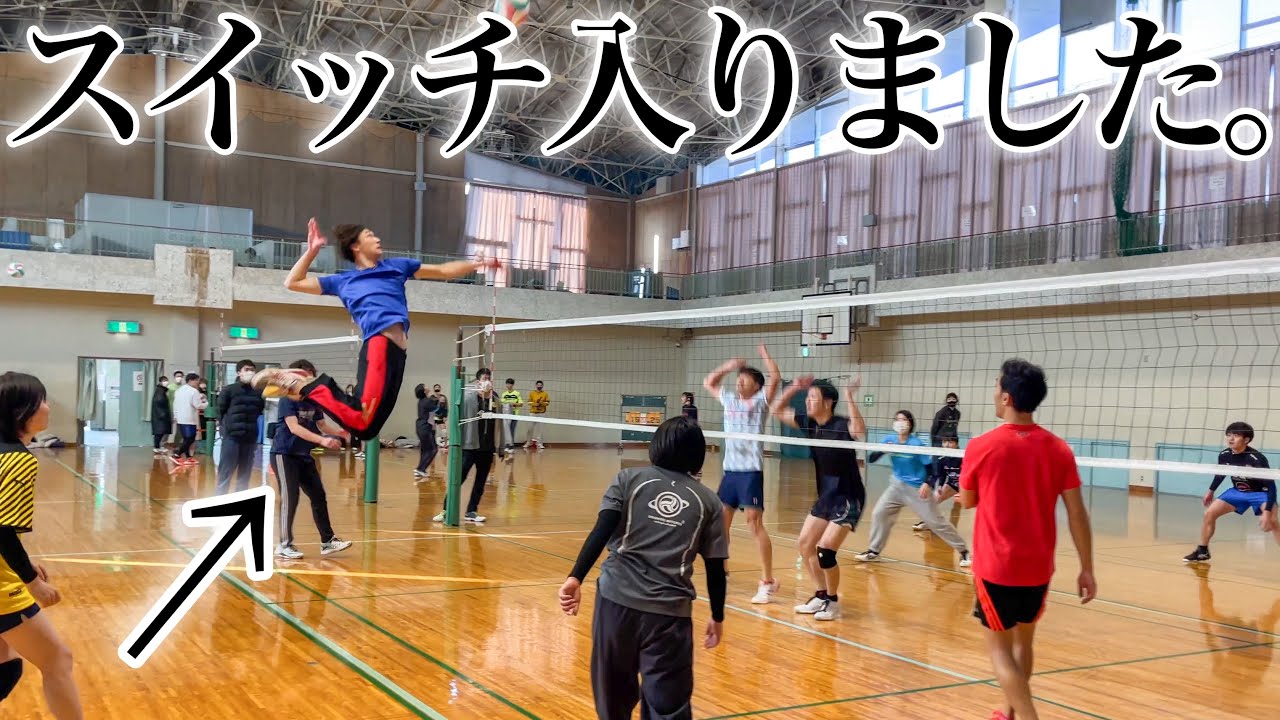 (Игра в волейбол) Шипы Ace сильны