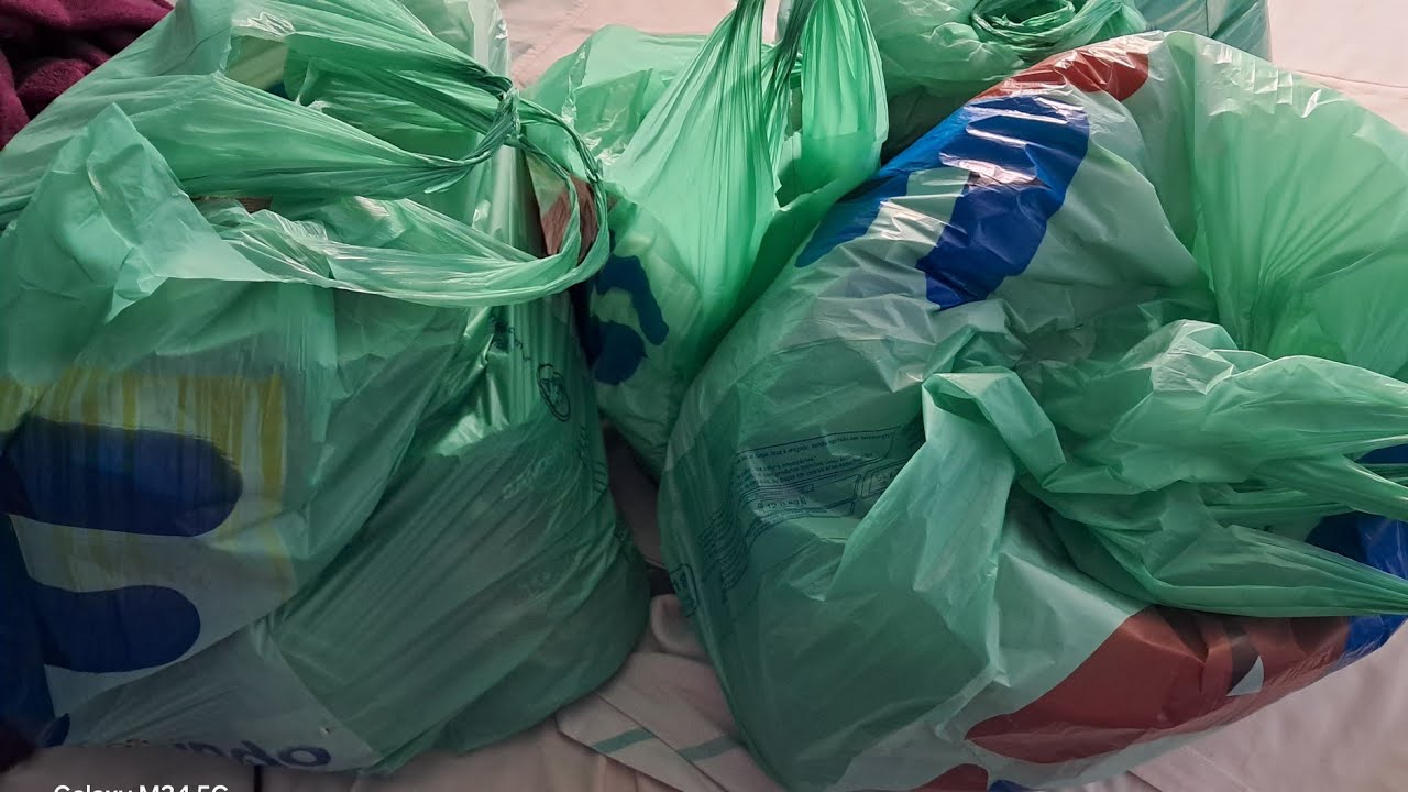 Tava sem material e fui no Armarinhos Fernando comprar barbantes 