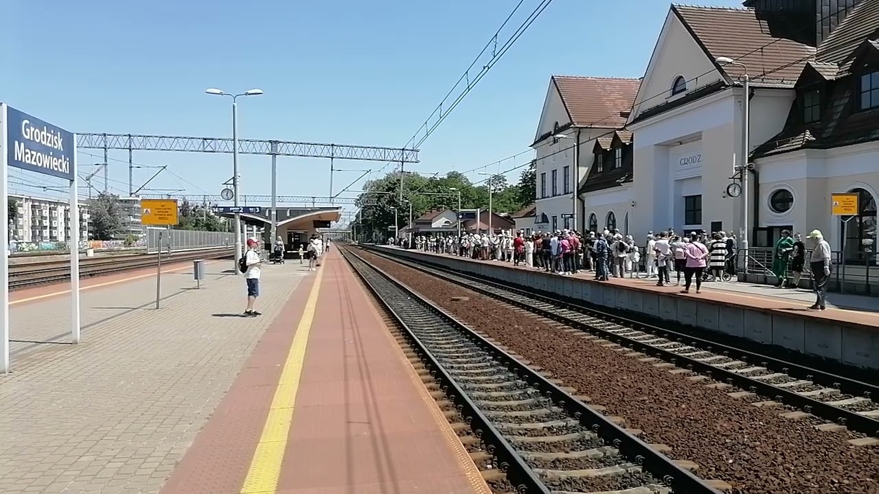 EN57-038 "Babcia" jako gość na obchodach 180 rocznicy otwarcia kolei Warszawsko-Wiedeńskiej