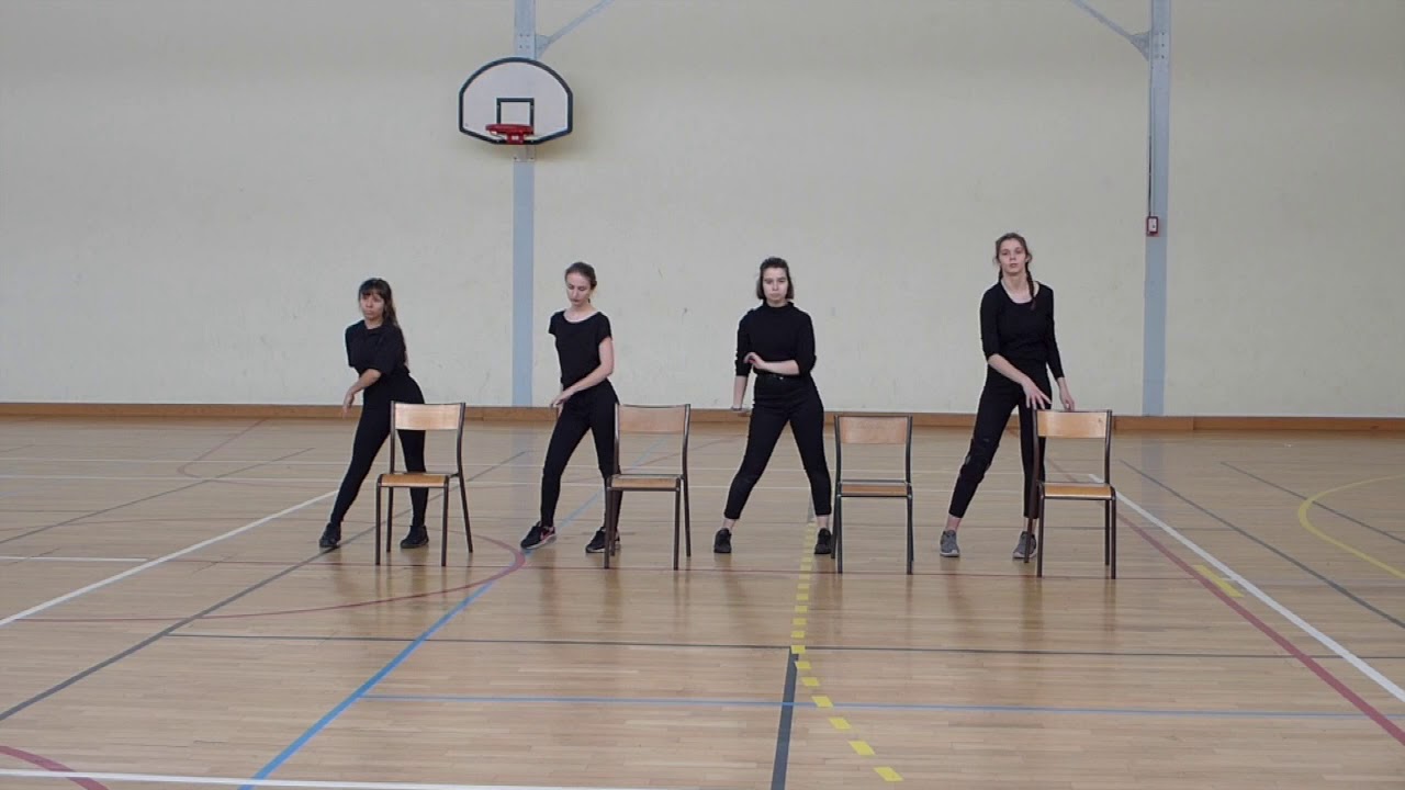 Duo corps et objet: la chaise