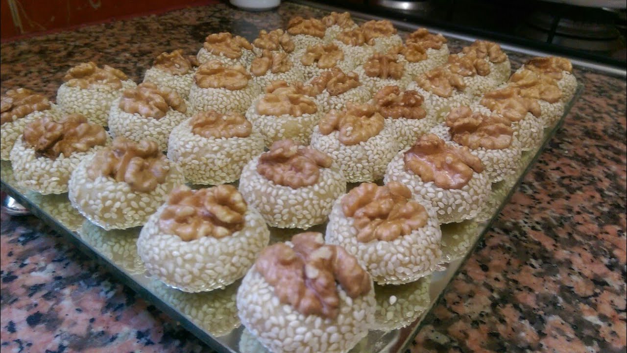 غريبة باللوز محشية بالكركاع و زبيب مذاق لا يقاوم