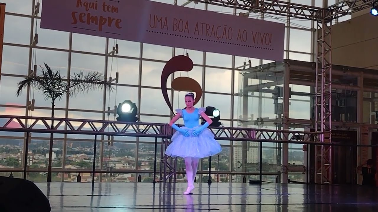 valsa da Cinderela 🩰 com A Bailarina Ana clara Martins #ballet #dance #usa  @AcademiaCristinaMendes