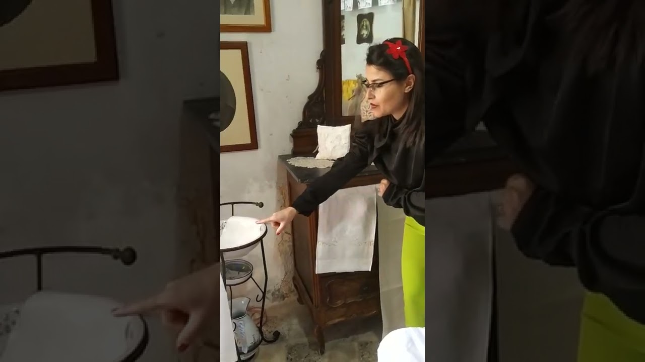 un esempio di un costosissimo e prezioso corredo lavorato a tombolo