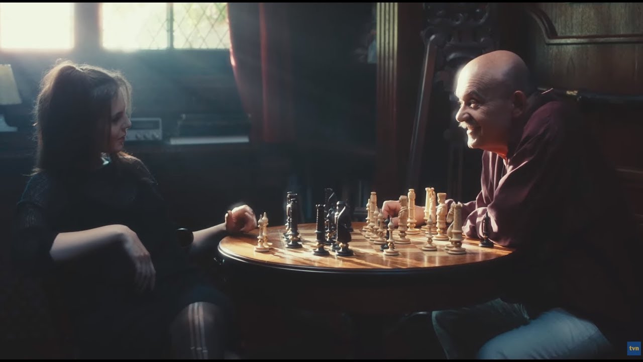 Zapytał córki, czym chciałaby zająć się po maturze. Odpowiedź go rozbawiła...Motyw]