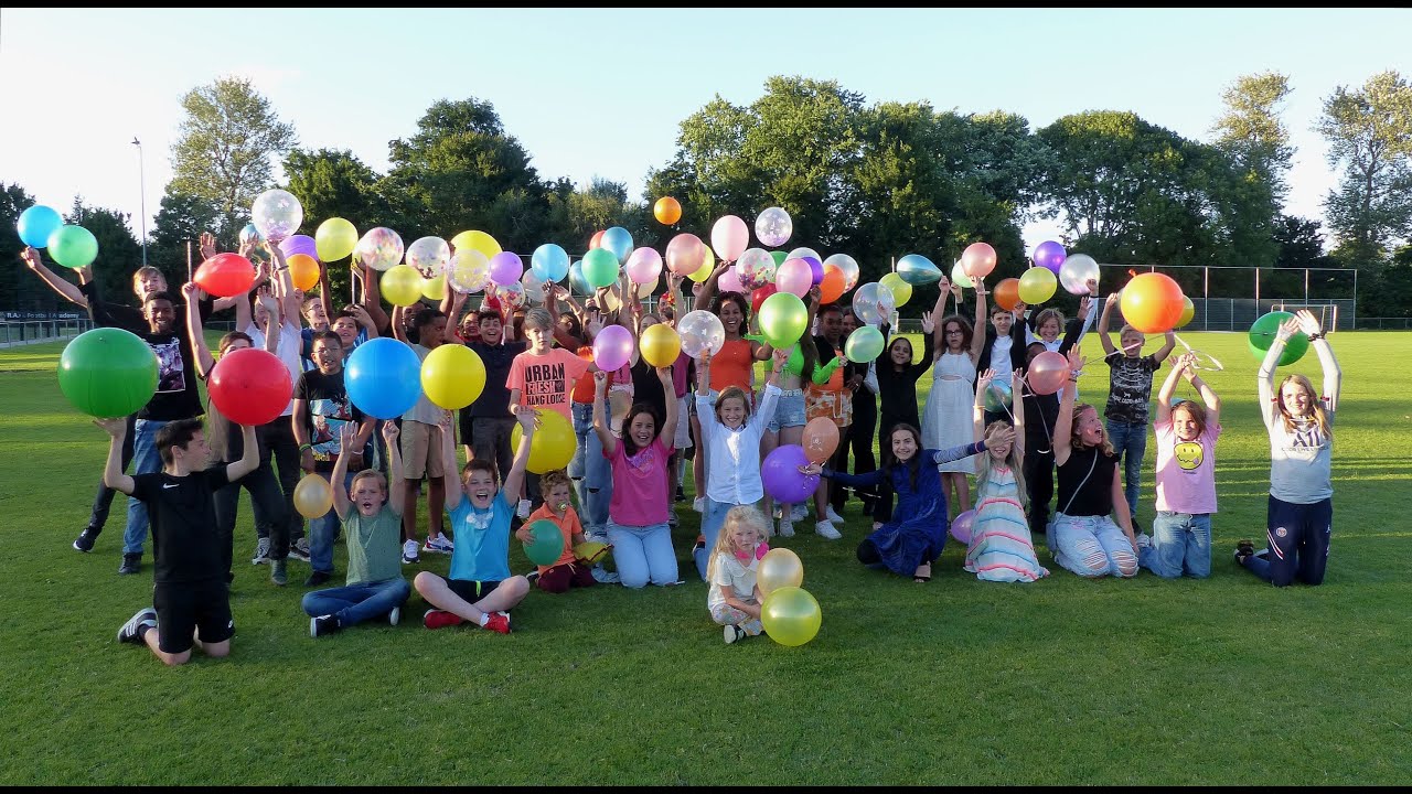 Roel neemt een kijkje - Afscheidsfeest groep 8 van Zalmplaat School bij Rijnmond Hoogvliet Sport