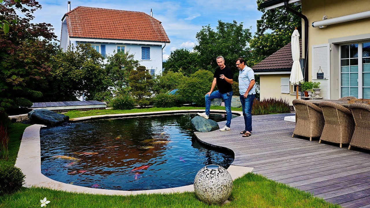 Daniels nierenf&ouml;rmiger Koiteich direkt am Haus in der Schweiz | Modern Koi Blog #6399
