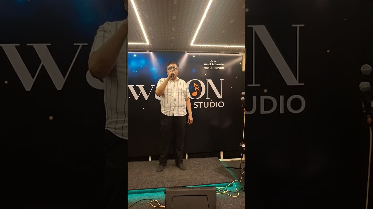 Suhana CHANDANI raate song originally sung by Mukesh presented by rajubhai voice of Mukesh of GK 