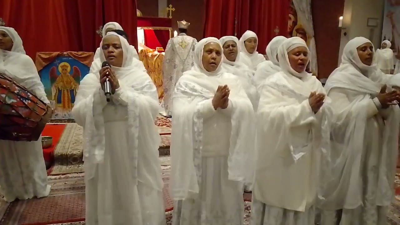 የገና በዓል መዝሙር በደብረ ከዋክብት ጻዲቁ አቡነ ገ/መ/ቅ ቤ.ክን ዱስልዶርፍ -ጀርመን በደብሩ የሰ/ት/ቤት መዘምራን 