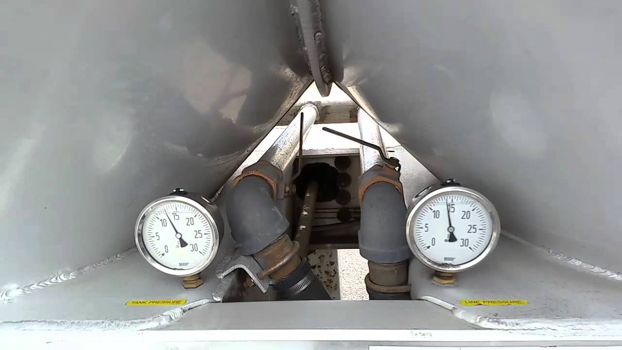 Trucker Explains Pneumatic Trailer Unloading