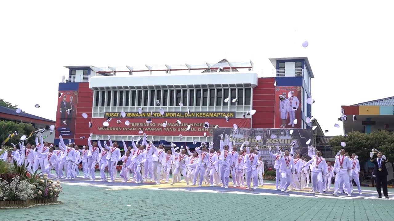 Wisuda XCVIII Politeknik Ilmu Pelayaran Semarang 