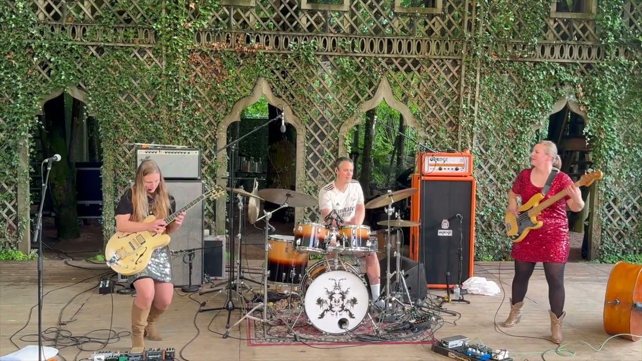 2024 Hedvik Mollestad Trio
