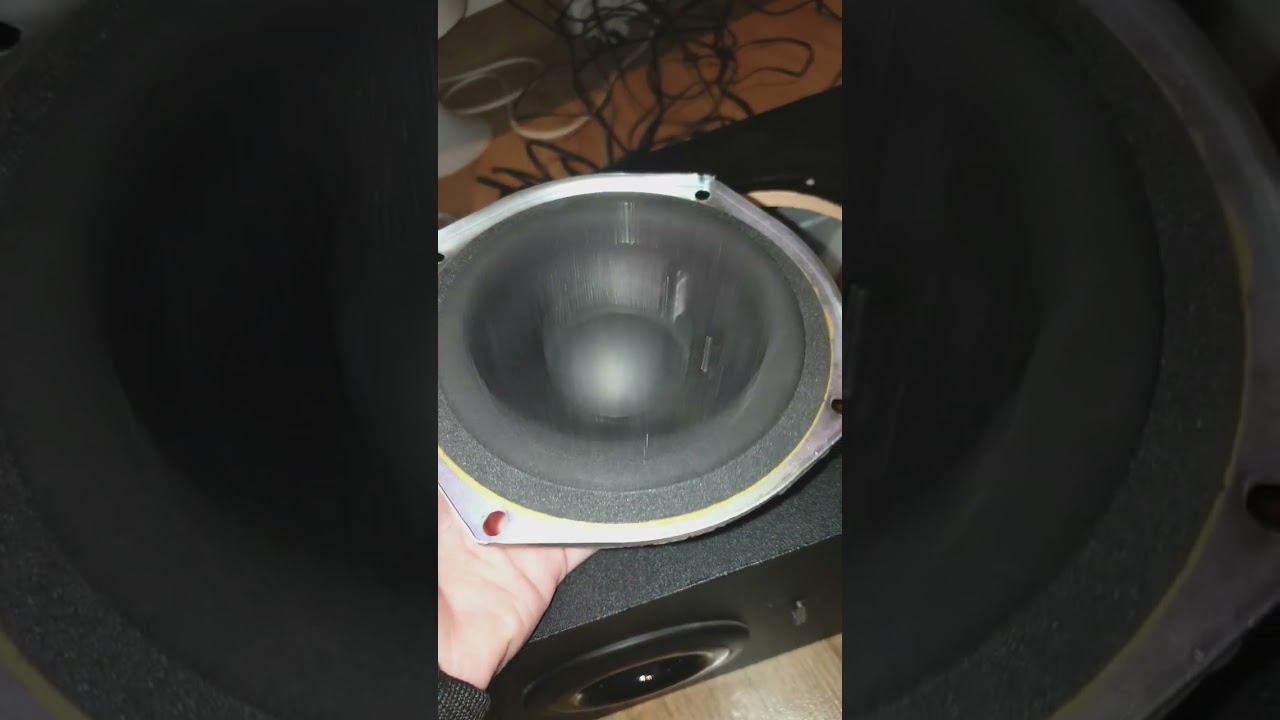 Creative inspire p5800 free air bass test #3 #bass #basstest #creative #freeair