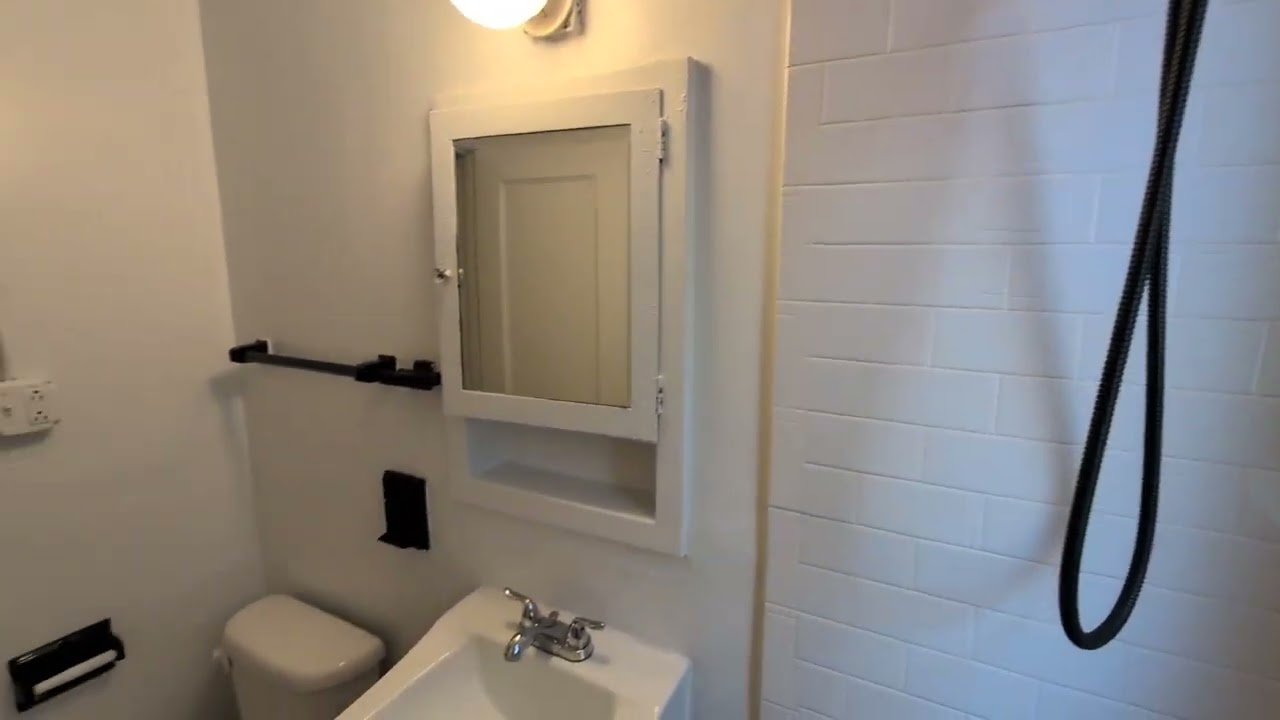 2779 Milwaukee/3335 Diversey #208