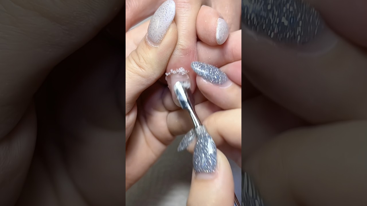 サロンワーク時のケアの様子 #nails  #ネイルケア #甘皮処理 #角質ケア