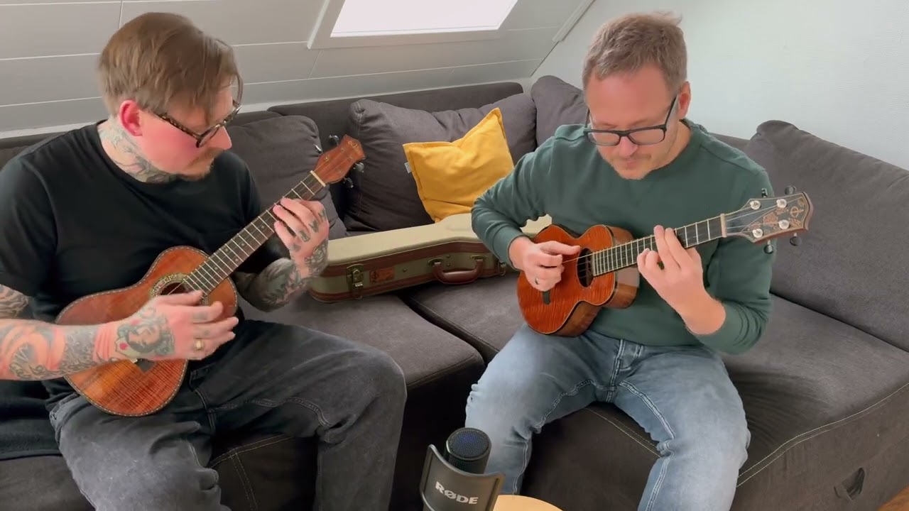 Mele Kalikimaka Ukulele Duett - Patrick Ranft - Cornerstone and Petros Ukuleles