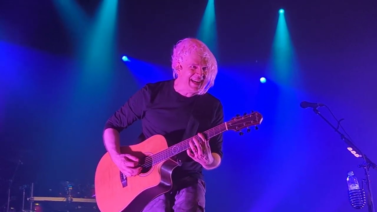 Devin Townsend Olympia Dublin 2022 Ih-Ah acoustic with a sexy wig
