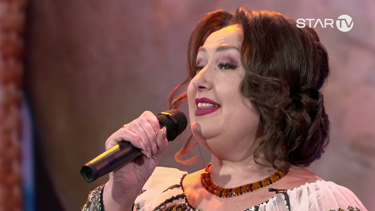 INA CASTRAVEȚ Părinții