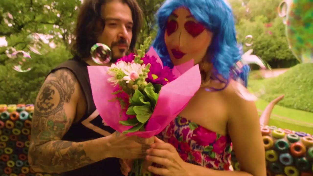 Seis Pistos ft. Marino de CHDKF :: Mil Veces