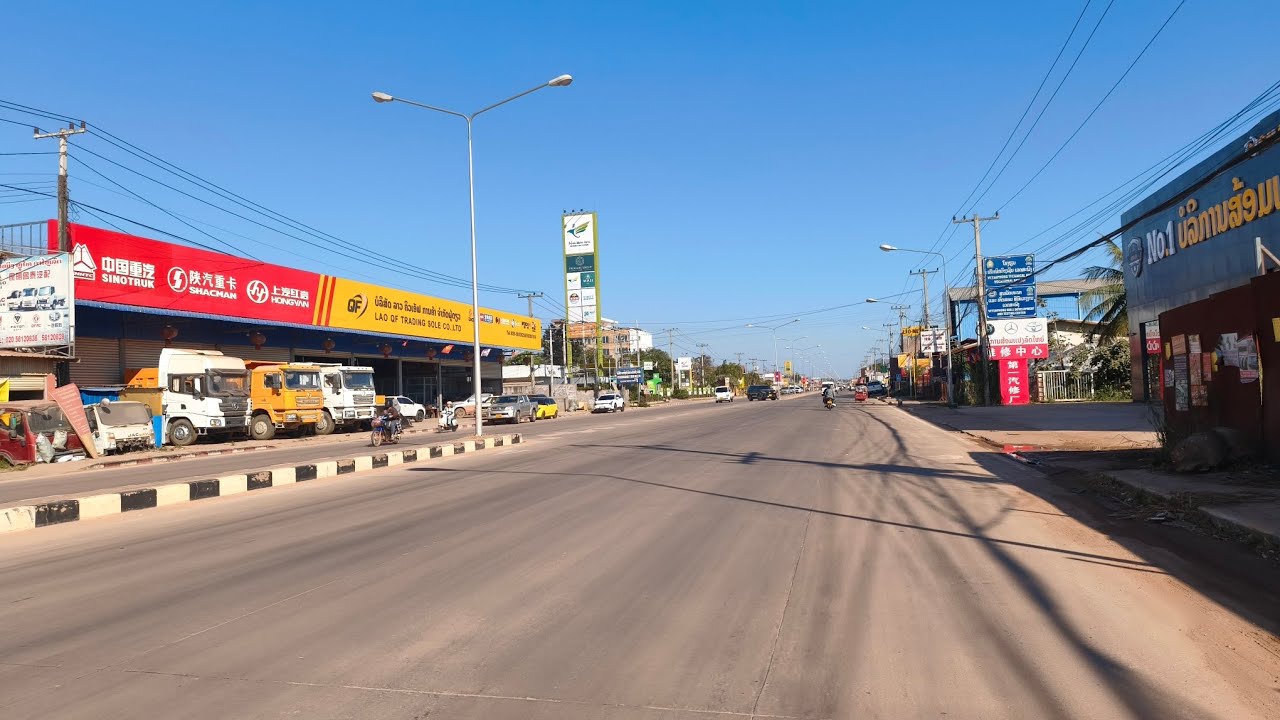 Vientiane Laos :สีไค - สีเกิด เผลอแป๊บเดียว แน่นไปหมด 