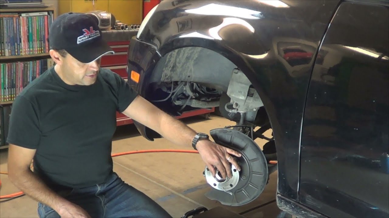 Замена подшипника передней ступицы VW Jetta 2007 года от Howstuffinmycarworks