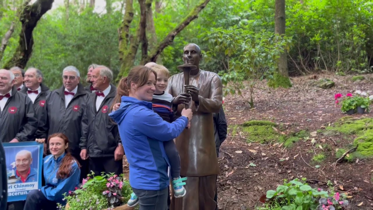 Peace Statue in Wales Unveiled in Portmeirion *4K*