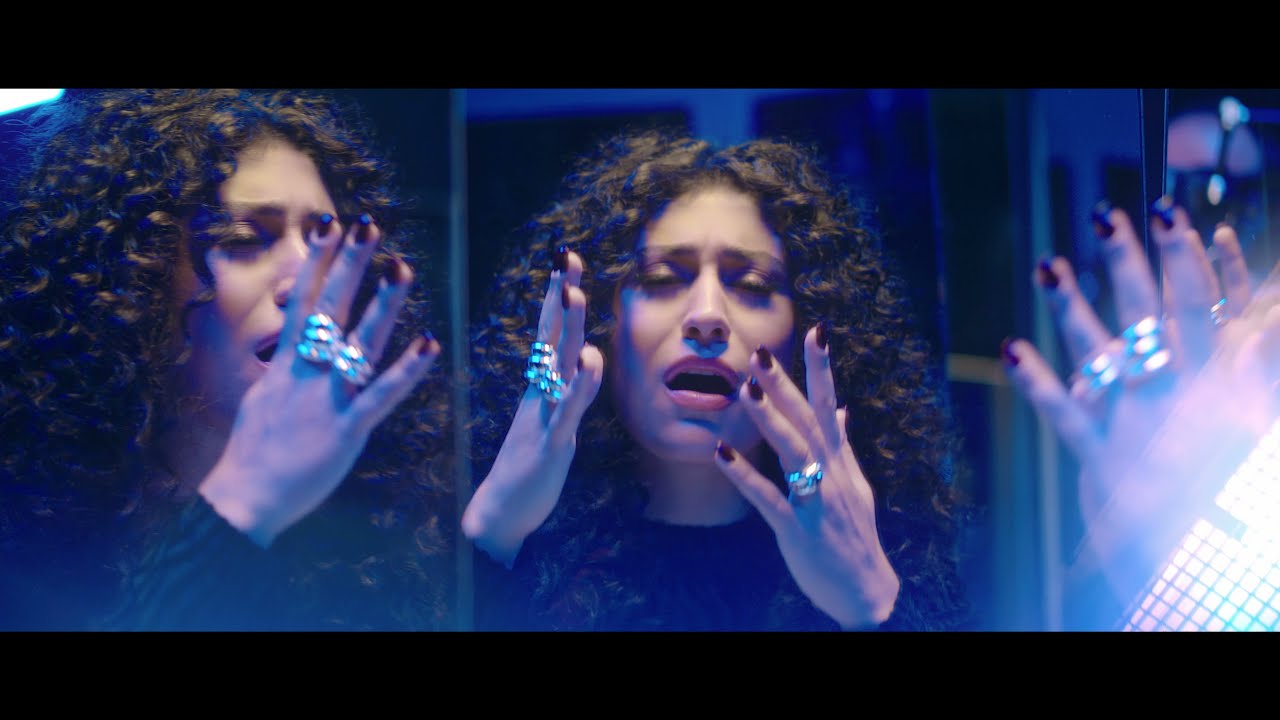 Elif Sanchez - Ay Oğlan Yiğit Misin (Official Video)