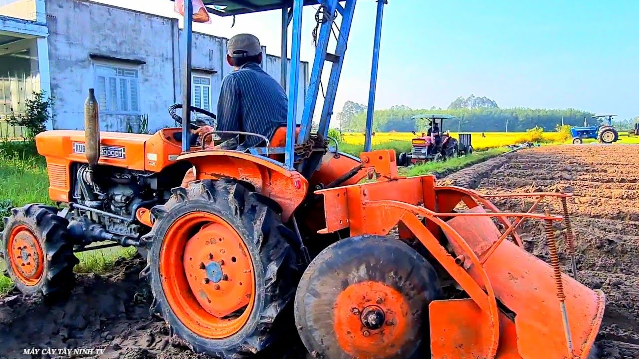 Nguyên Con Màu Cam Dòng Nhỏ Nhất Của Kubota, Máy Cày Tây Ninh Tv