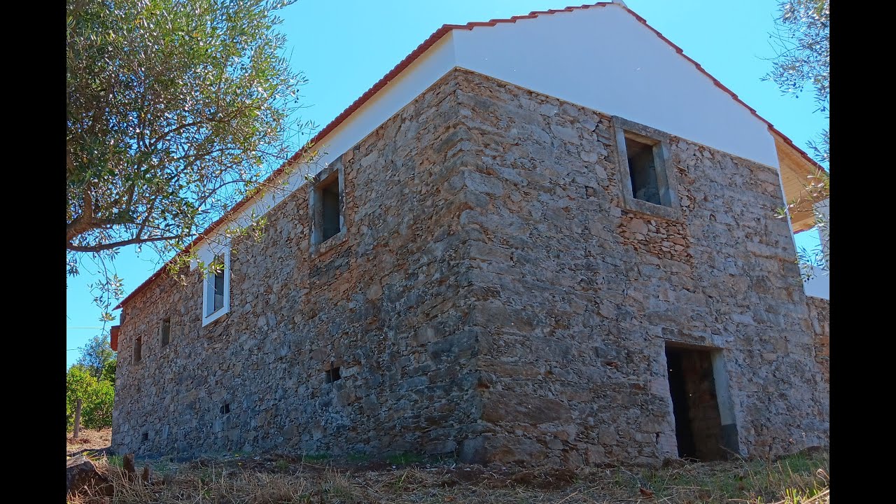 Moradia Estevianas, Alvares, Gois.