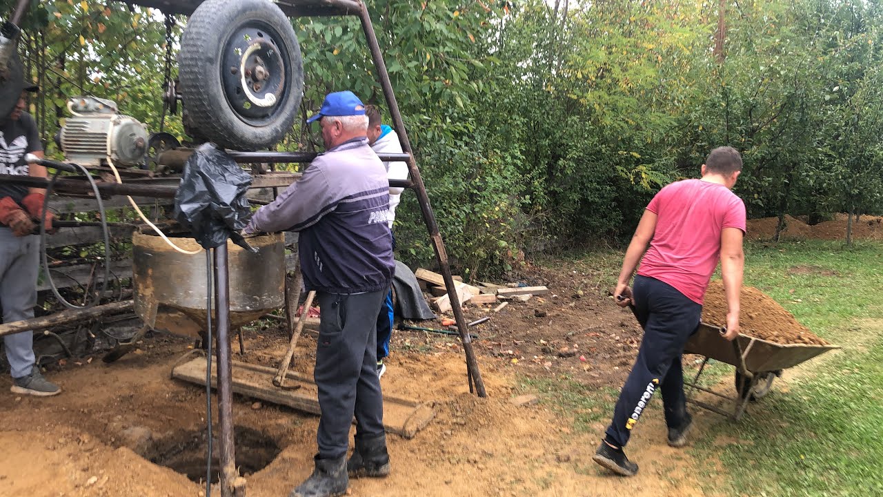 Foraj fantana 15m adancime si 1m diametru | DIGGING a WELL in backyard (in Romania)