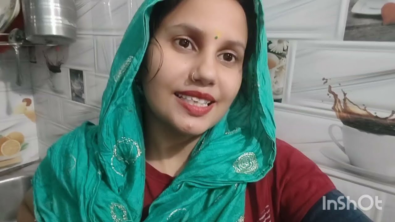 Daily vlogs 🥰👉 aaj pakode bnaye 🥰🥳#pakode ##dailyvlog #dailyvideo #vlogging #viral 