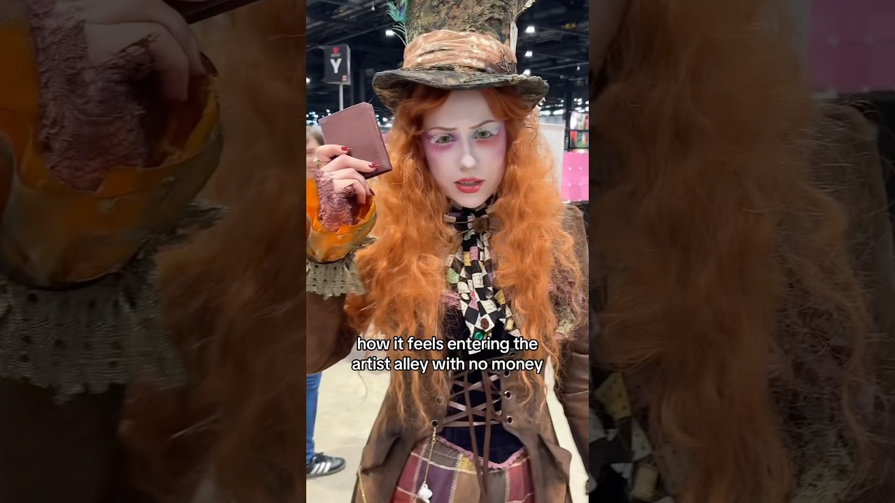 Аллея художников &mdash; опасное место #косплей #c2e2 #косплеер #конвенция #комиккон
