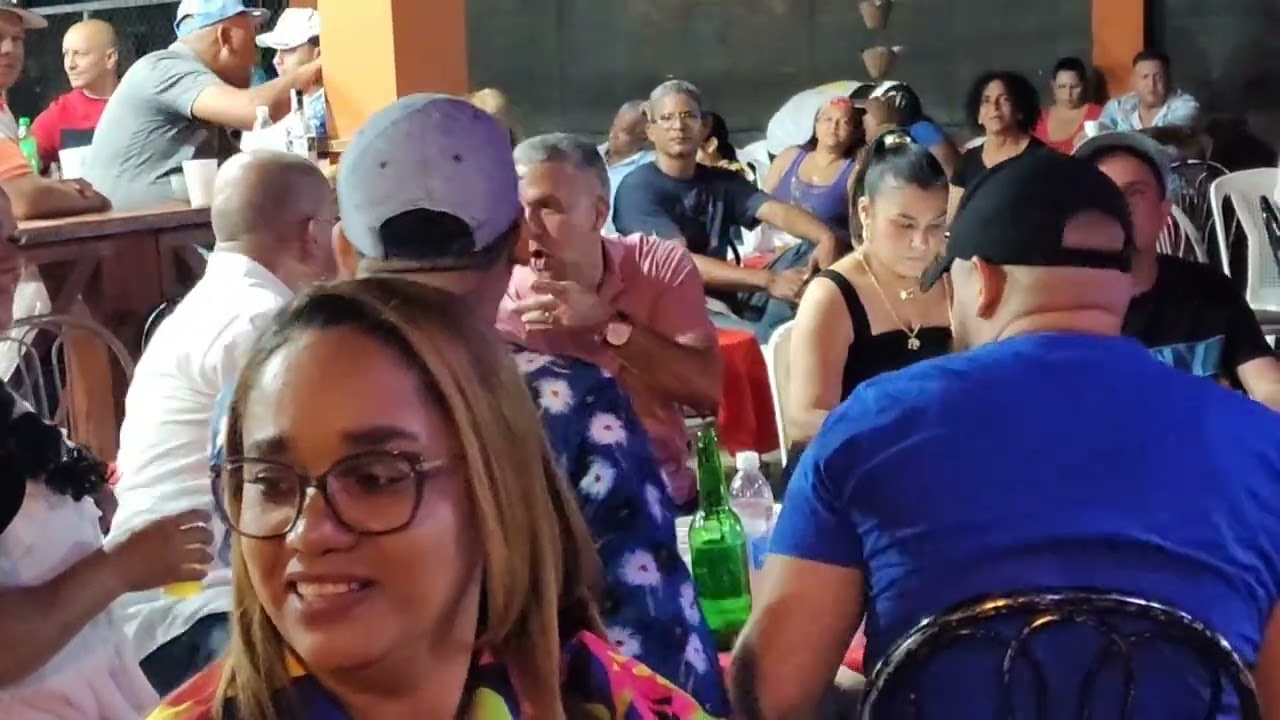 Luciano Martinez - Yo Voy A Beber - En Vivo