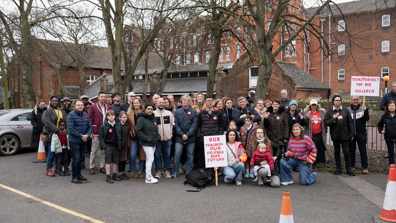 Parents & Pupils Locked Out of School - St Lawrence College Closure
